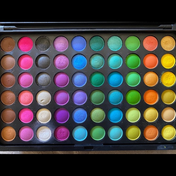 BH cosmetics 120 Eyeshadow Palette - Picture 5 of 8